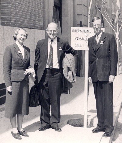 From left to right: L.O. Brockway and wife, and Gunnar Hägg (Madrid, 1956)